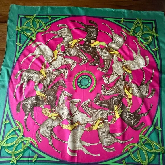 Hermès La Ronde Des Jockeys Silk Scarf. - Picture 13 of 16